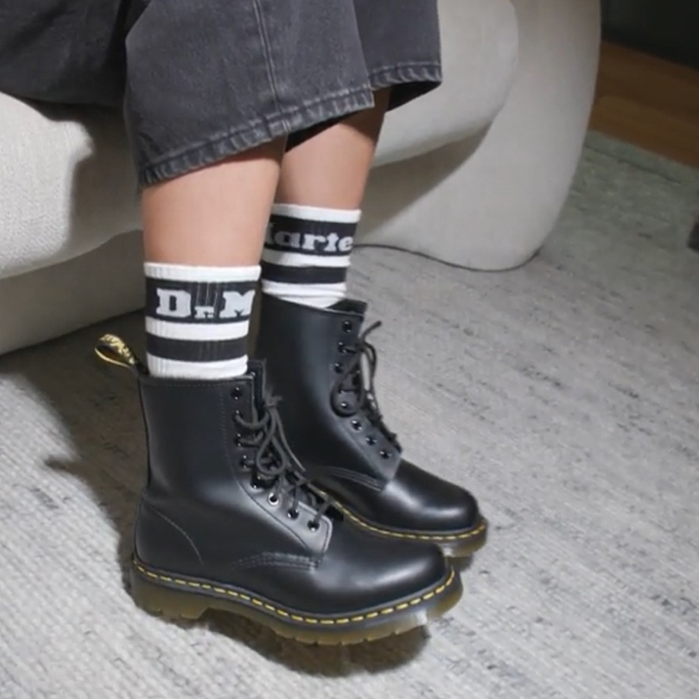 Dr  Martens 1460 Lace up boots size 6 New